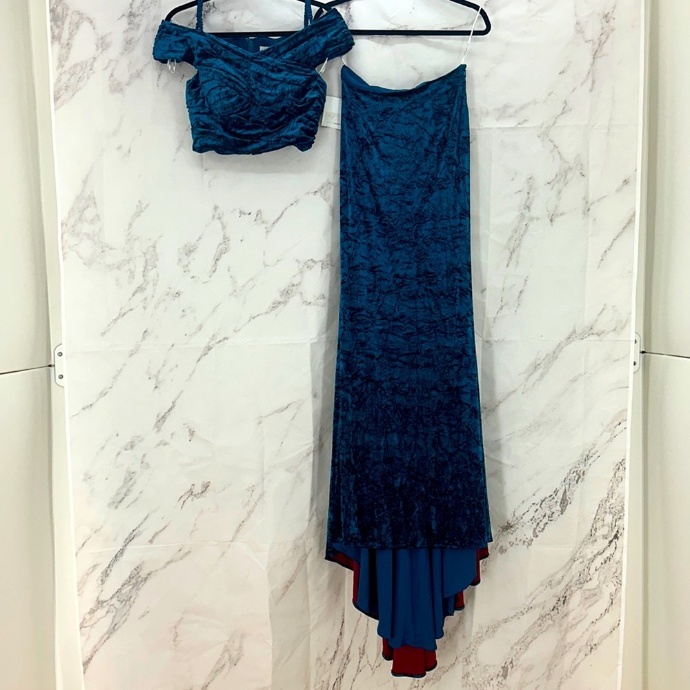 Sherri Hill Teal Crushed Velvet Roucehd skirt 2pc‎